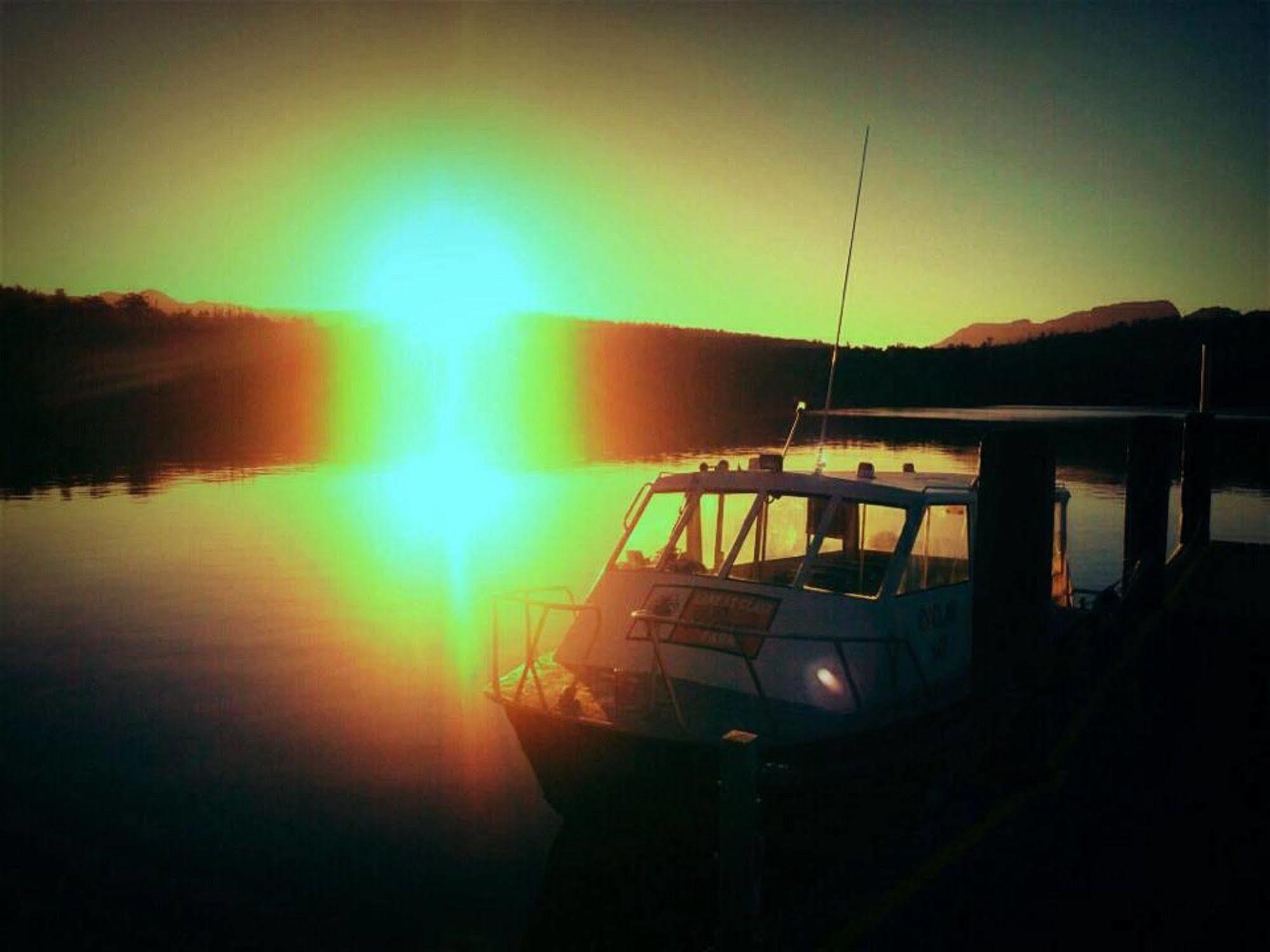 Lake St Clair Lodge Eksteriør bilde